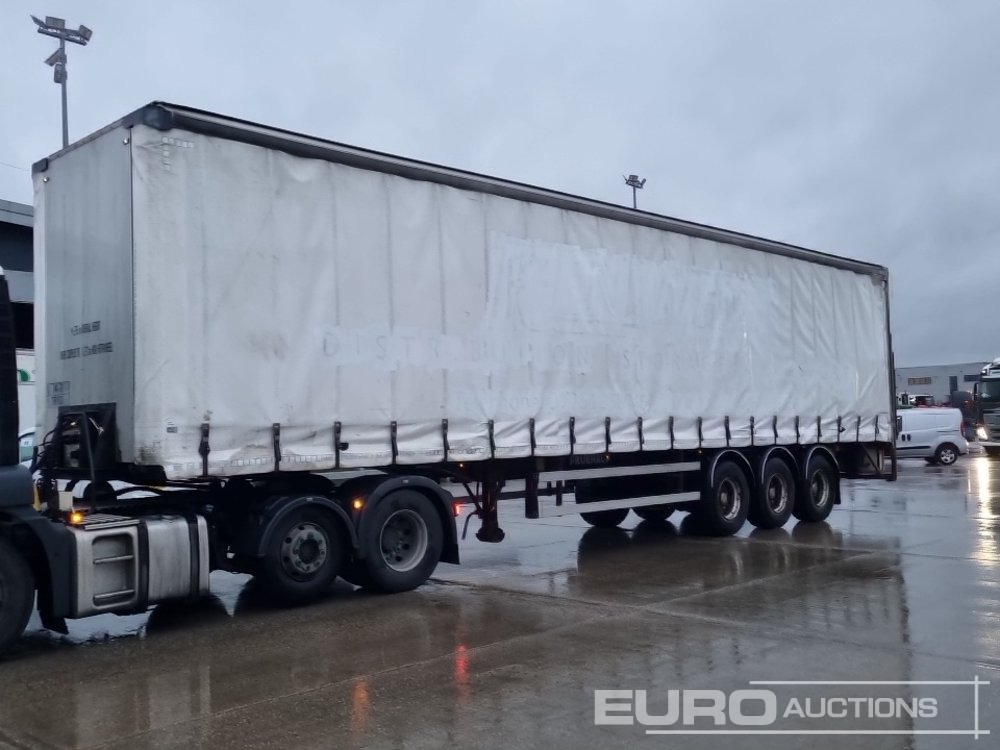 2004 Freuhauf Tri Axle Curtainsider Trailer, Tail Lift - Semirremolque lona: foto 1 2004 Freuhauf Tri Axle Curtainsider Trailer, Tail Lift - Semirremolque lona: foto 1