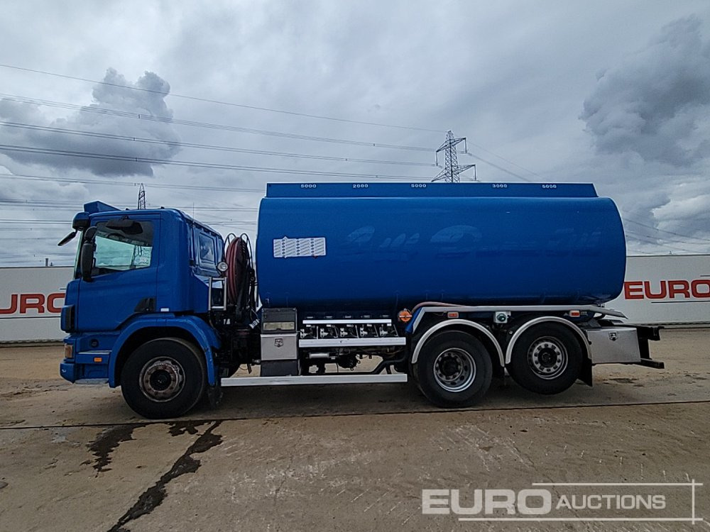 2004 Scania 94D - Camión cisterna: foto 2 2004 Scania 94D - Camión cisterna: foto 2