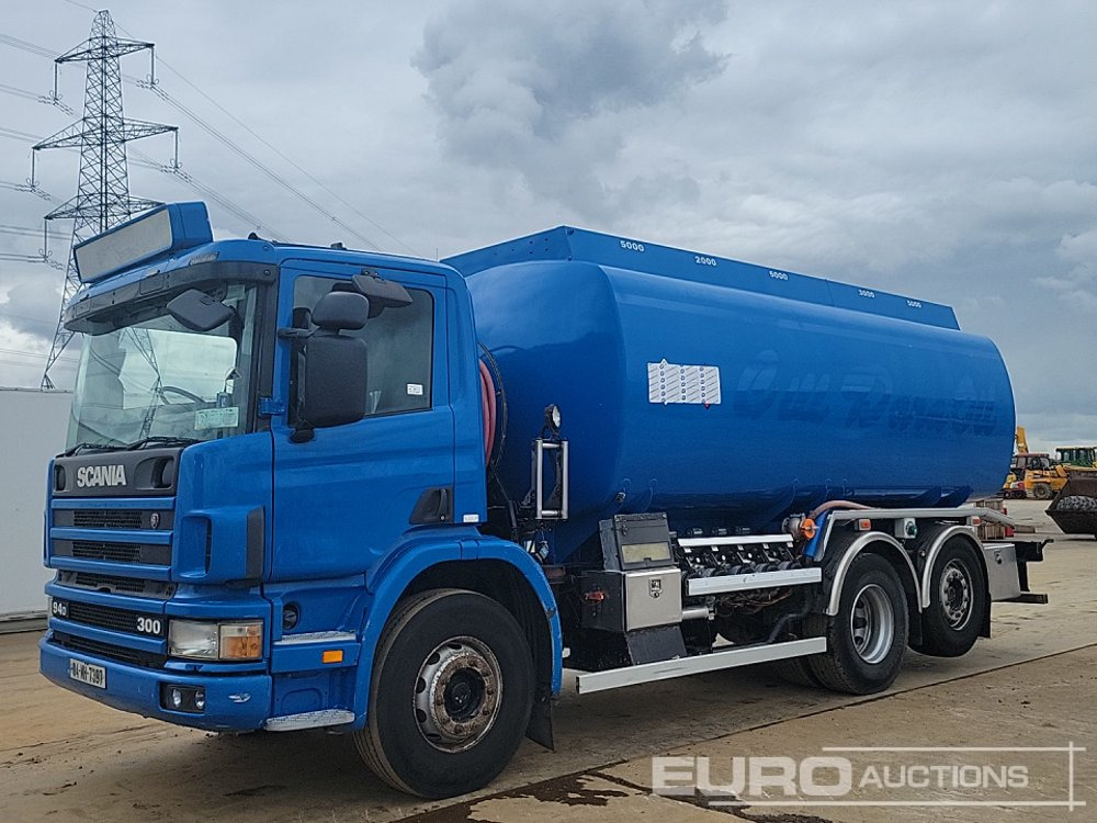 2004 Scania 94D - Camión cisterna: foto 1 2004 Scania 94D - Camión cisterna: foto 1