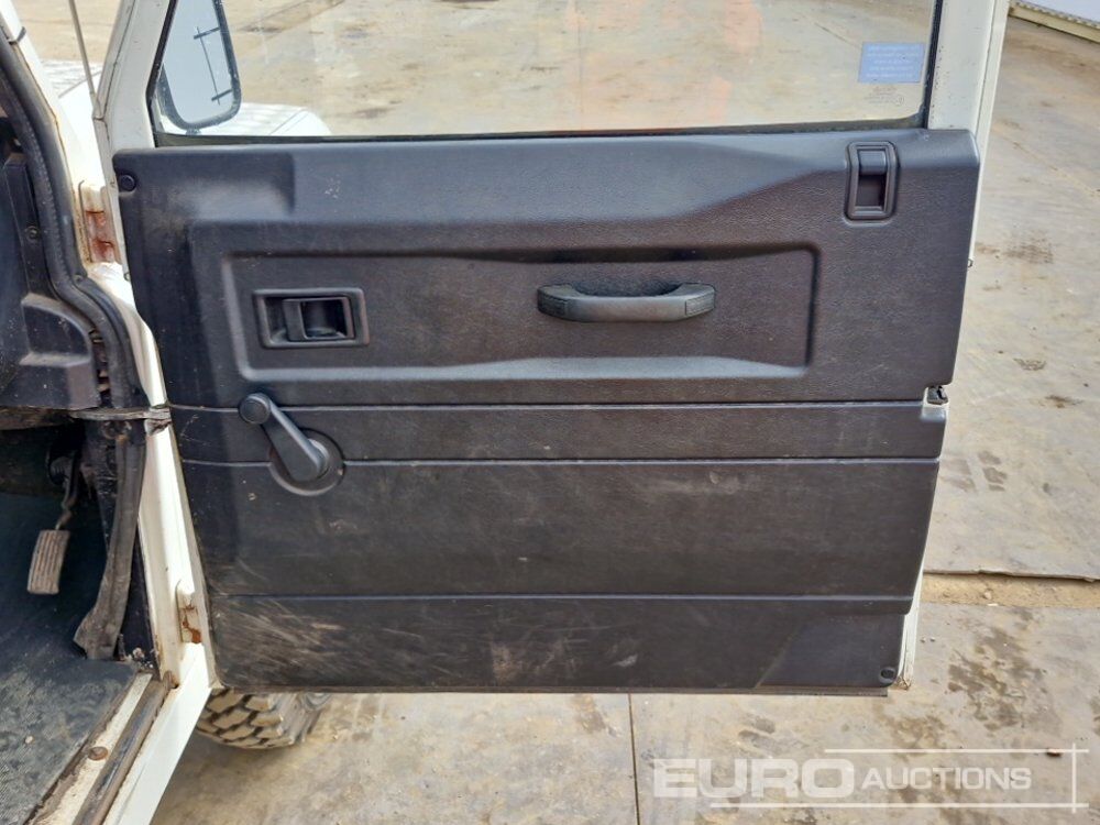 Pick-up 2007 Land Rover Defender: foto 21