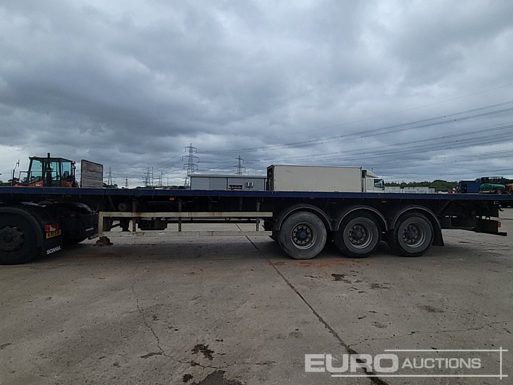 2007 SDC Trailer Tri Axle Extendable Flatbed Trailer, Twist Locks, Rear Steer - Semirremolque plataforma/ Caja abierta: foto 2 2007 SDC Trailer Tri Axle Extendable Flatbed Trailer, Twist Locks, Rear Steer - Semirremolque plataforma/ Caja abierta: foto 2