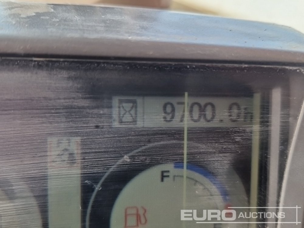 Excavadora de cadenas 2010 Hitachi ZX225USLC-3: foto 45 Excavadora de cadenas 2010 Hitachi ZX225USLC-3: foto 45