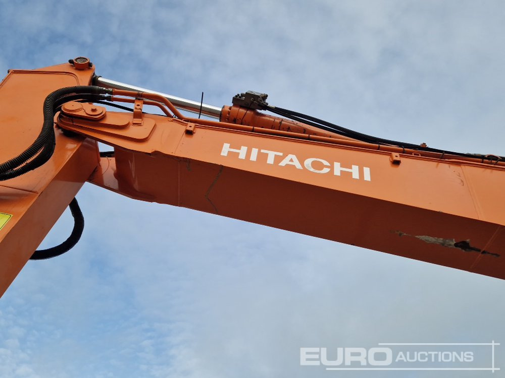 Excavadora de cadenas 2010 Hitachi ZX225USLC-3: foto 13 Excavadora de cadenas 2010 Hitachi ZX225USLC-3: foto 13