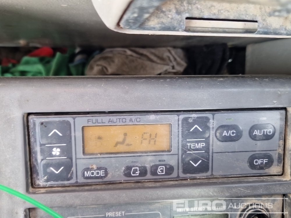 Excavadora de cadenas 2010 Hitachi ZX225USLC-3: foto 39 Excavadora de cadenas 2010 Hitachi ZX225USLC-3: foto 39