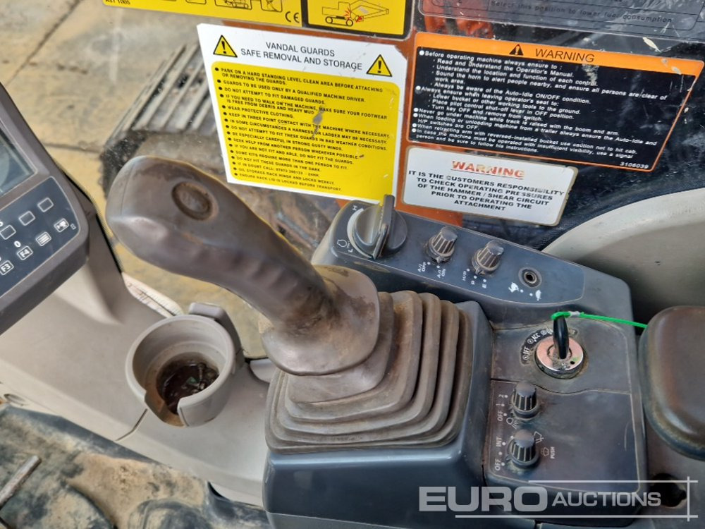 Excavadora de cadenas 2010 Hitachi ZX225USLC-3: foto 37 Excavadora de cadenas 2010 Hitachi ZX225USLC-3: foto 37