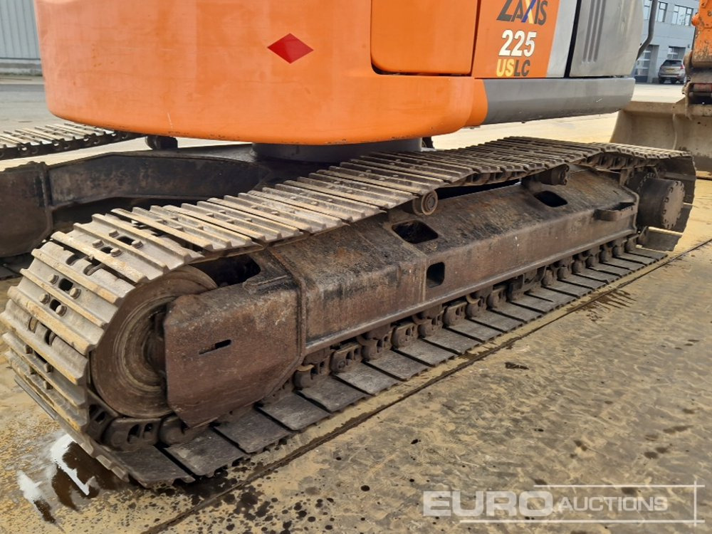 Excavadora de cadenas 2010 Hitachi ZX225USLC-3: foto 28 Excavadora de cadenas 2010 Hitachi ZX225USLC-3: foto 28