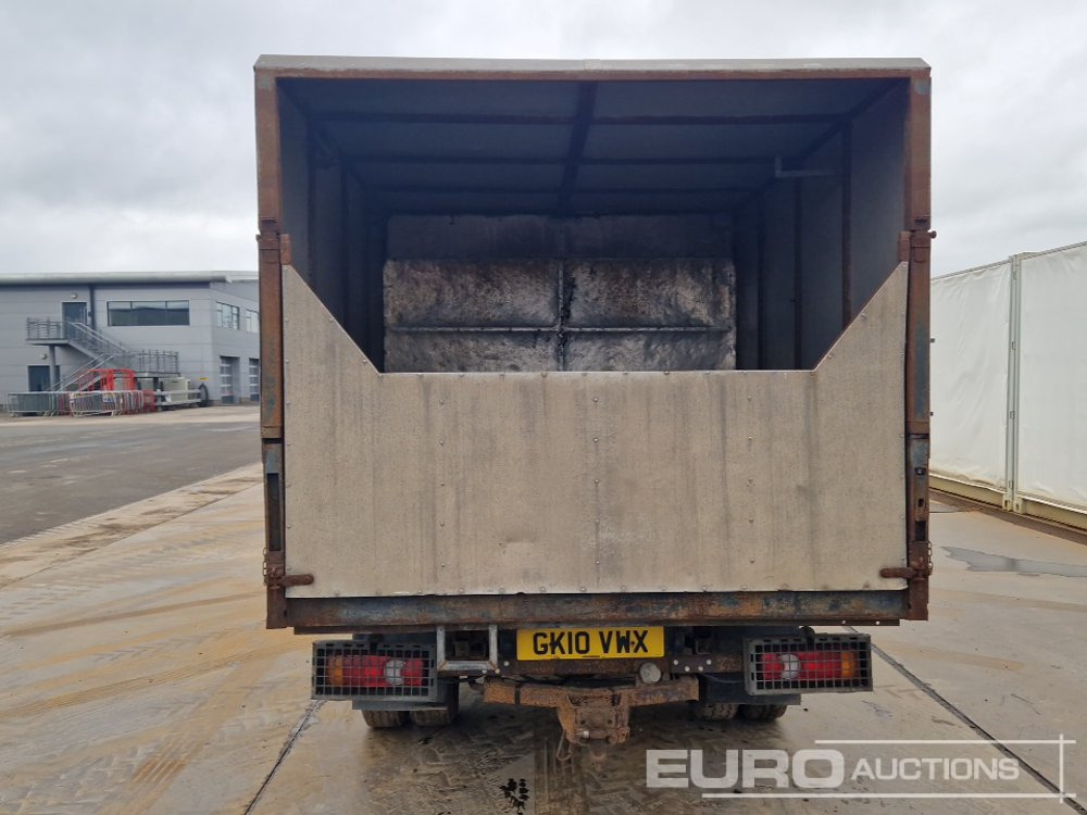 2010 Mitsubishi Fuso CANTER - Camión volquete: foto 4 2010 Mitsubishi Fuso CANTER - Camión volquete: foto 4