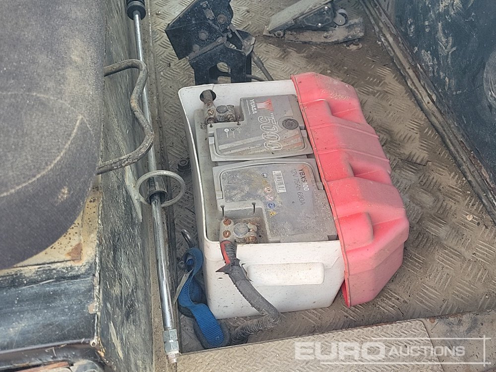 Barredora vial 2012 Scarab 4x2 Road Sweeper, Reverse Camera, A/C: foto 29