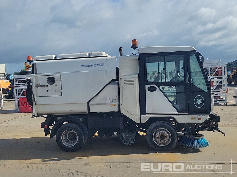 Barredora vial 2012 Scarab 4x2 Road Sweeper, Reverse Camera, A/C: foto 6