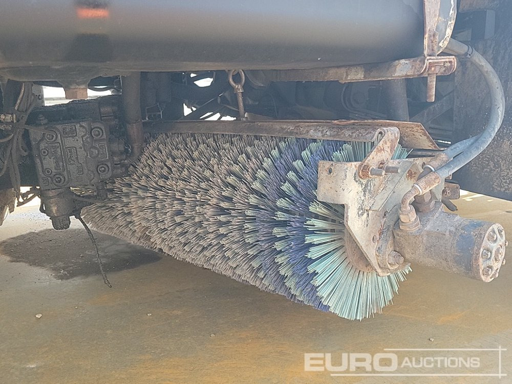 Barredora vial 2012 Scarab 4x2 Road Sweeper, Reverse Camera, A/C: foto 22