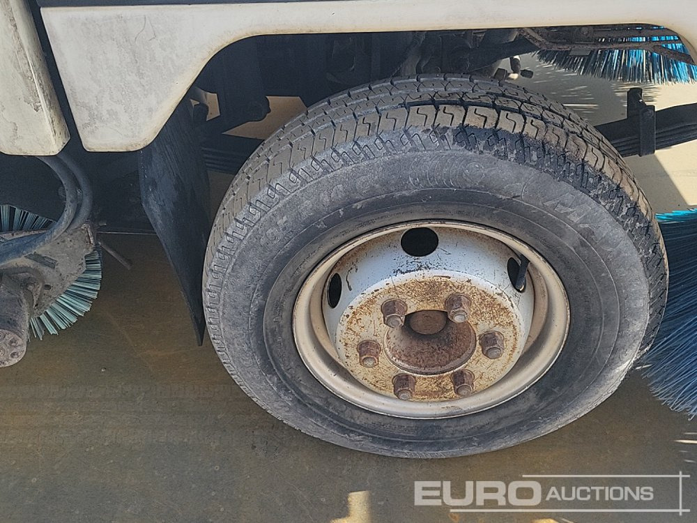 Barredora vial 2012 Scarab 4x2 Road Sweeper, Reverse Camera, A/C: foto 12