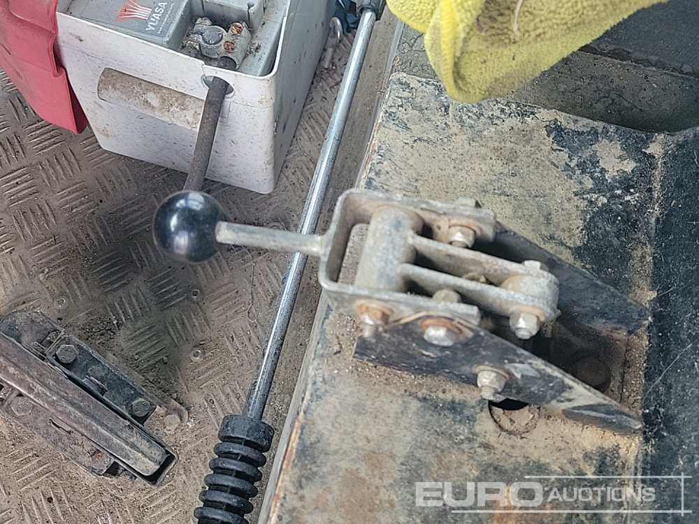 Barredora vial 2012 Scarab 4x2 Road Sweeper, Reverse Camera, A/C: foto 34
