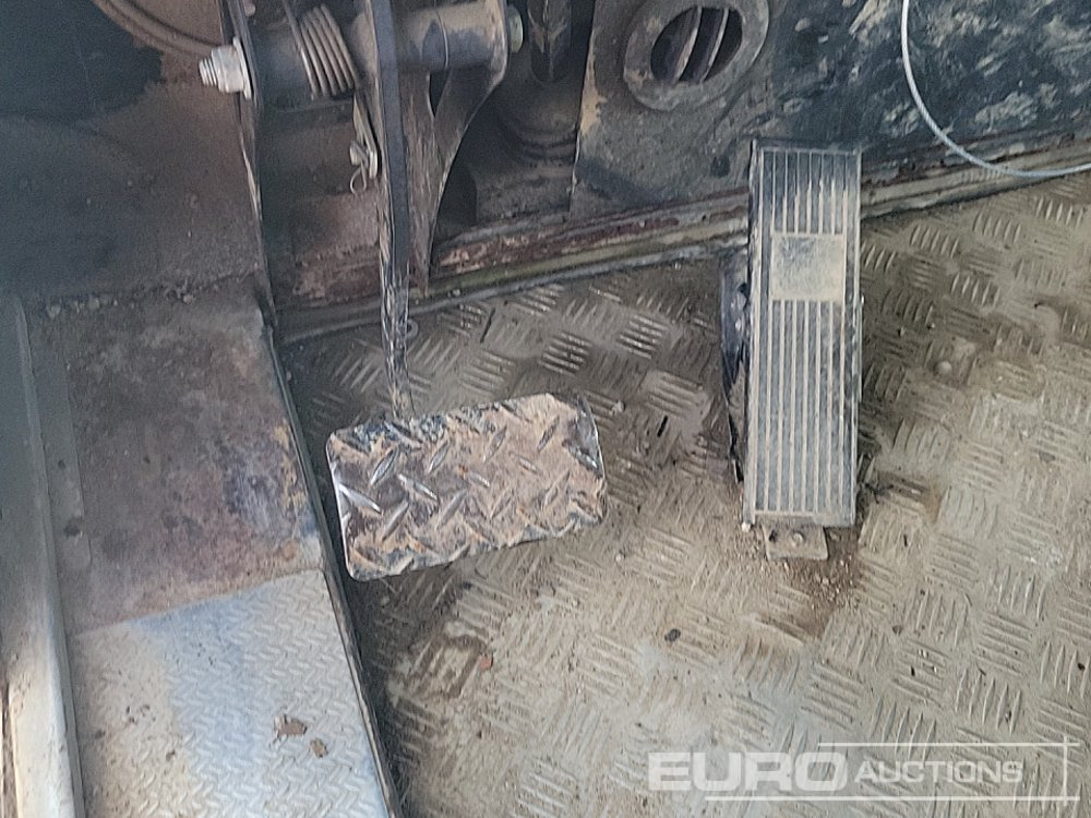 Barredora vial 2012 Scarab 4x2 Road Sweeper, Reverse Camera, A/C: foto 31