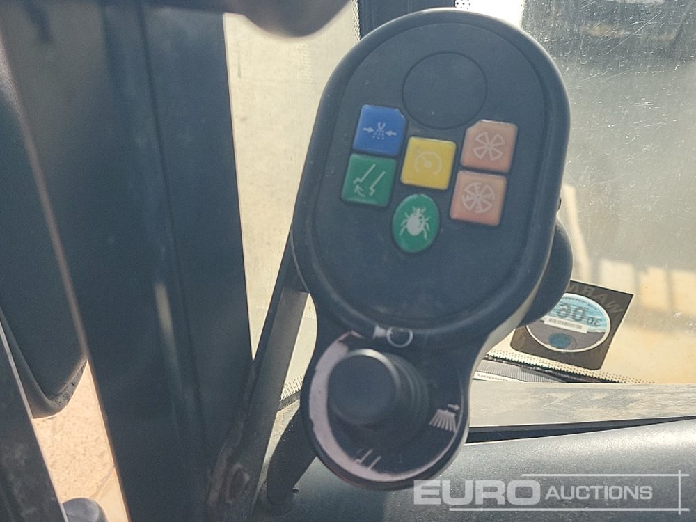 Barredora vial 2012 Scarab 4x2 Road Sweeper, Reverse Camera, A/C: foto 39