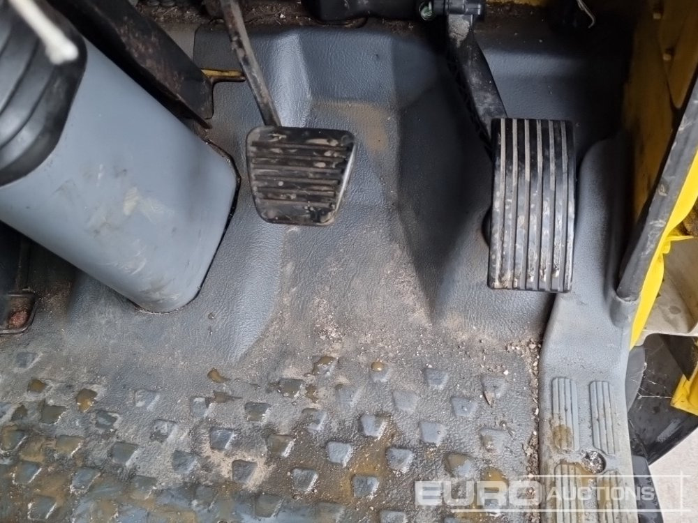 Camión caja abierta para transporte de equipos pesados 2016 Mitsubishi Fuso 7C18: foto 29