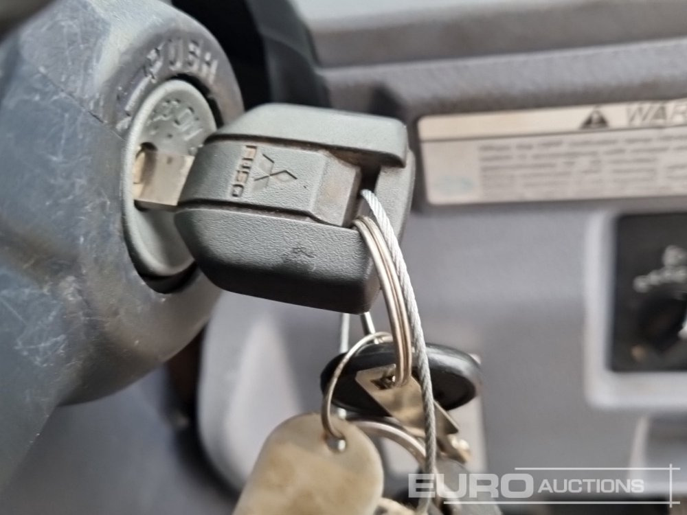 Camión caja abierta para transporte de equipos pesados 2016 Mitsubishi Fuso 7C18: foto 33