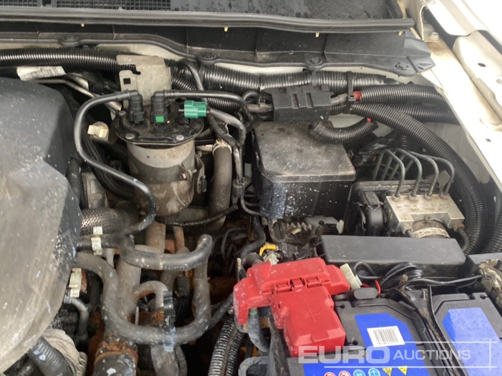 Pick-up 2016 Nissan Navara: foto 27 Pick-up 2016 Nissan Navara: foto 27