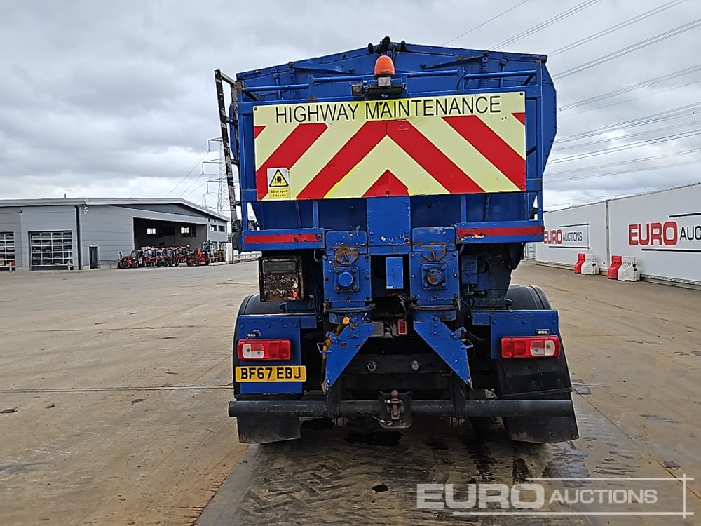 2017 DAF CF320 - Distribuidor de asfalto: foto 4 2017 DAF CF320 - Distribuidor de asfalto: foto 4