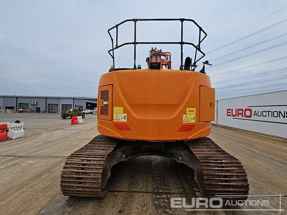 2018 Hitachi ZX225USLC-6 - Excavadora de cadenas: foto 4 2018 Hitachi ZX225USLC-6 - Excavadora de cadenas: foto 4