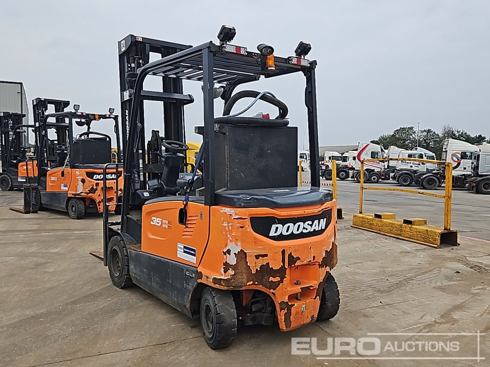 2021 Doosan B35X-7 Plus - Carretilla elevadora: foto 3 2021 Doosan B35X-7 Plus - Carretilla elevadora: foto 3