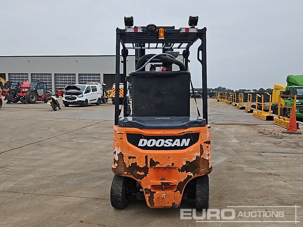2021 Doosan B35X-7 Plus - Carretilla elevadora: foto 4 2021 Doosan B35X-7 Plus - Carretilla elevadora: foto 4