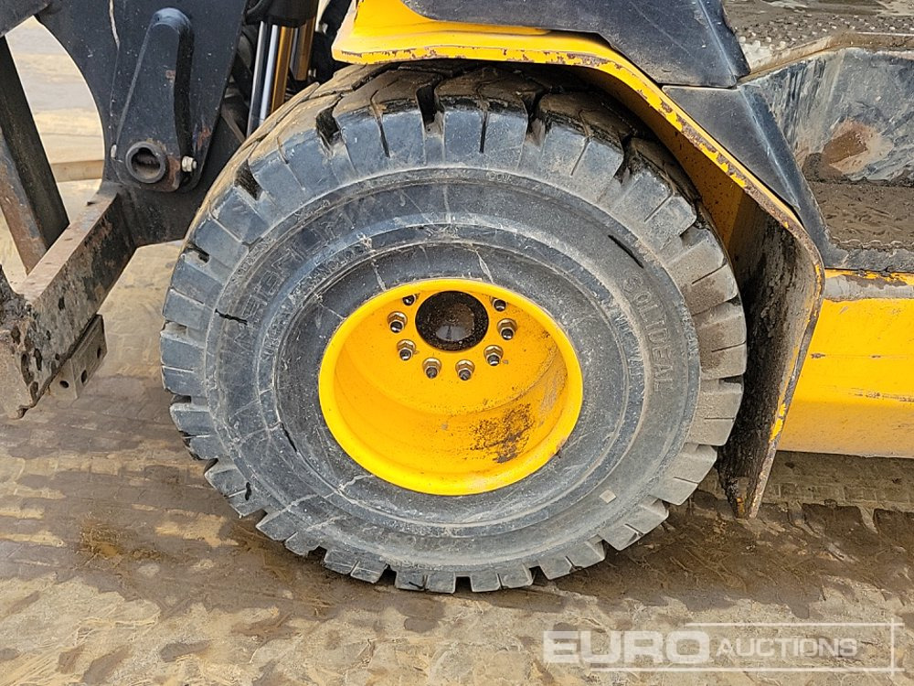 Manipulador telescópico 2022 JCB TLT35-23D 2WD: foto 9 Manipulador telescópico 2022 JCB TLT35-23D 2WD: foto 9