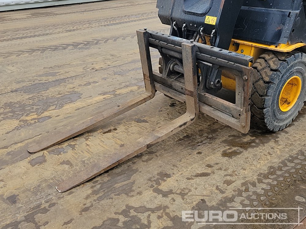 Manipulador telescópico 2022 JCB TLT35-23D 2WD: foto 28 Manipulador telescópico 2022 JCB TLT35-23D 2WD: foto 28