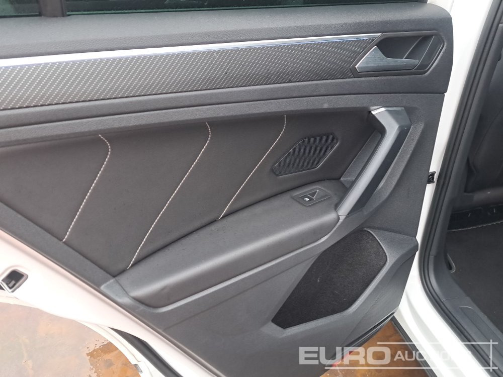 SUV/ Todoterreno 2023 Volkswagen Tiguan R-Line: foto 16