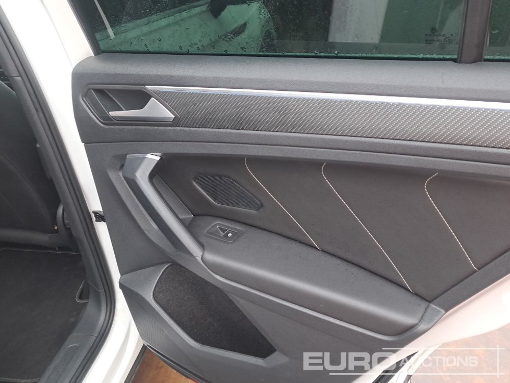 SUV/ Todoterreno 2023 Volkswagen Tiguan R-Line: foto 22