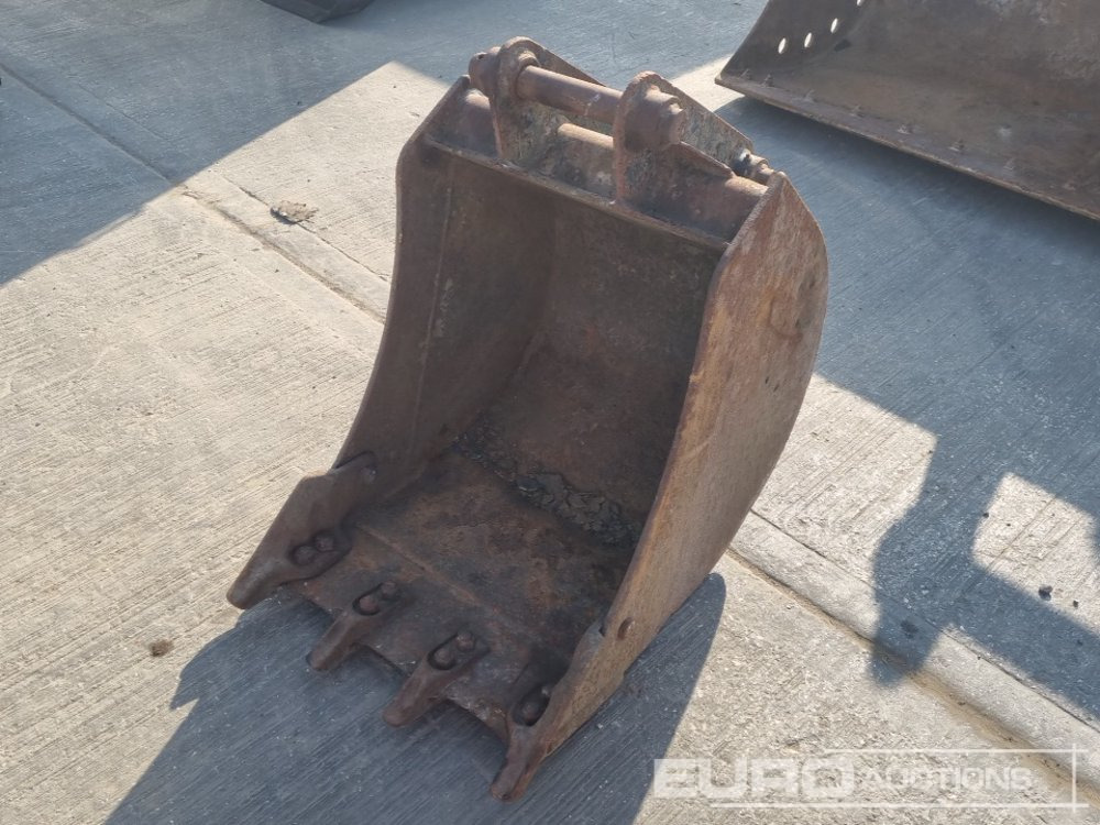 24" Digging Bucket 45mm Pn to suit 4-6 Ton Excavator - Cazo: foto 1 24" Digging Bucket 45mm Pn to suit 4-6 Ton Excavator - Cazo: foto 1