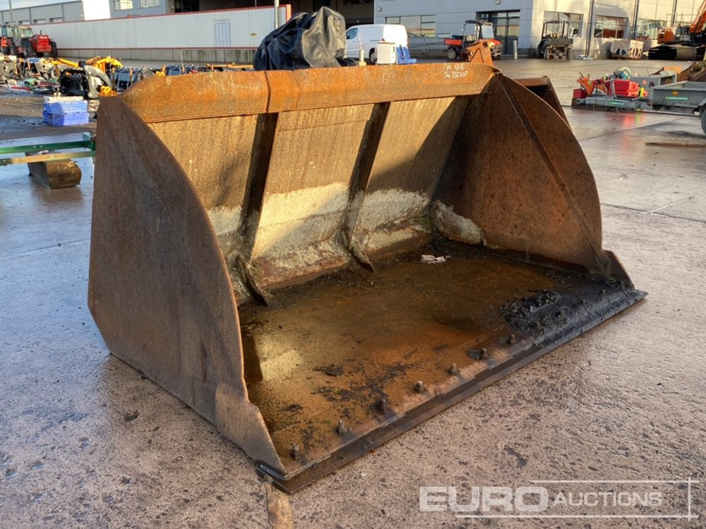 96" Grain Bucket to suit Manitou Telehandler - Cazo: foto 4 96" Grain Bucket to suit Manitou Telehandler - Cazo: foto 4