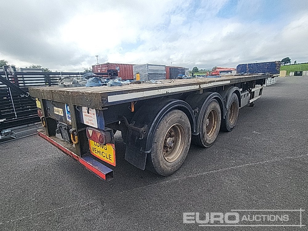Dennison 40' Tri Axle Flat Trailer, Goal Post Sockets - Semirremolque plataforma/ Caja abierta: foto 3 Dennison 40' Tri Axle Flat Trailer, Goal Post Sockets - Semirremolque plataforma/ Caja abierta: foto 3