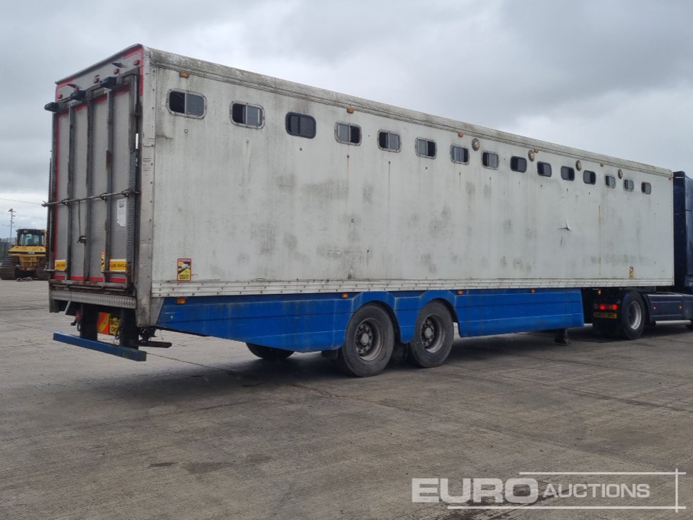 Don-Bur Twin Axle Horse Trailer - Semirremolque plataforma/ Caja abierta: foto 5 Don-Bur Twin Axle Horse Trailer - Semirremolque plataforma/ Caja abierta: foto 5
