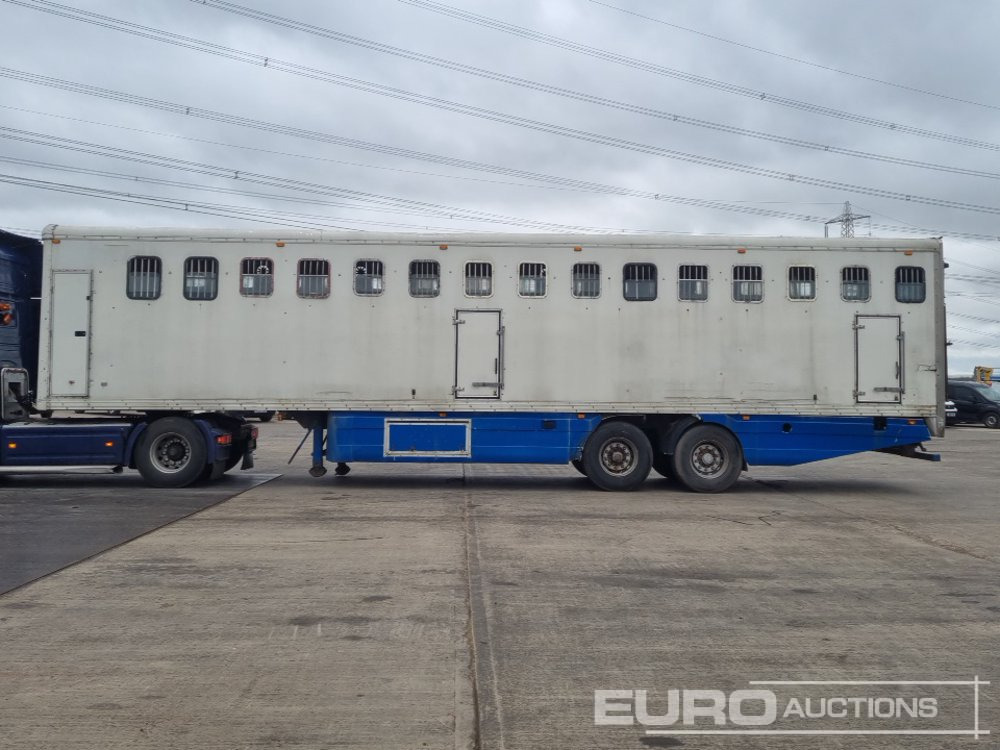Don-Bur Twin Axle Horse Trailer - Semirremolque plataforma/ Caja abierta: foto 2 Don-Bur Twin Axle Horse Trailer - Semirremolque plataforma/ Caja abierta: foto 2