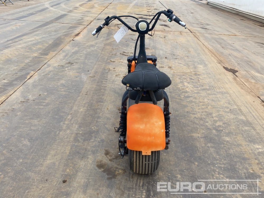 Electric Scooter, Charger - Cuadrimoto: foto 4 Electric Scooter, Charger - Cuadrimoto: foto 4