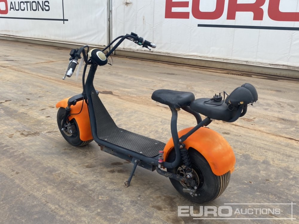 Electric Scooter, Charger - Cuadrimoto: foto 3 Electric Scooter, Charger - Cuadrimoto: foto 3
