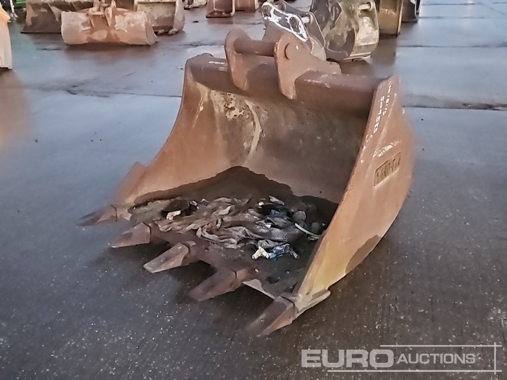 Euro Fab 54" Digging Bucket 65mm Pin to suit 13 Ton Excavator - Cazo: foto 1 Euro Fab 54" Digging Bucket 65mm Pin to suit 13 Ton Excavator - Cazo: foto 1