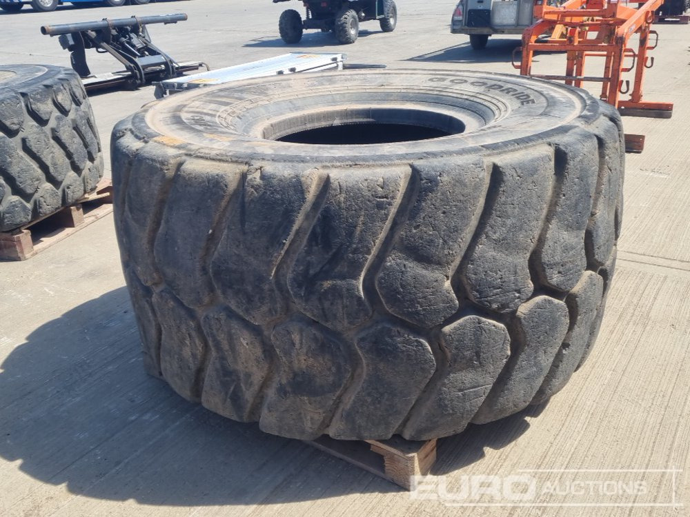 Goodride 875/65R29 Tyre (1 of), Solideal 29.5R25 Tyre (1 of) - Neumático: foto 3 Goodride 875/65R29 Tyre (1 of), Solideal 29.5R25 Tyre (1 of) - Neumático: foto 3