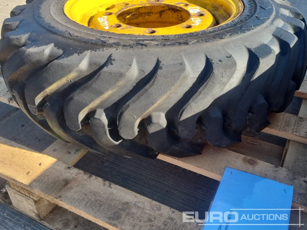 Neumático Goodyear 10.5/80-18 Tyre & Rim, Hydraulic Tyre Constrictor: foto 6