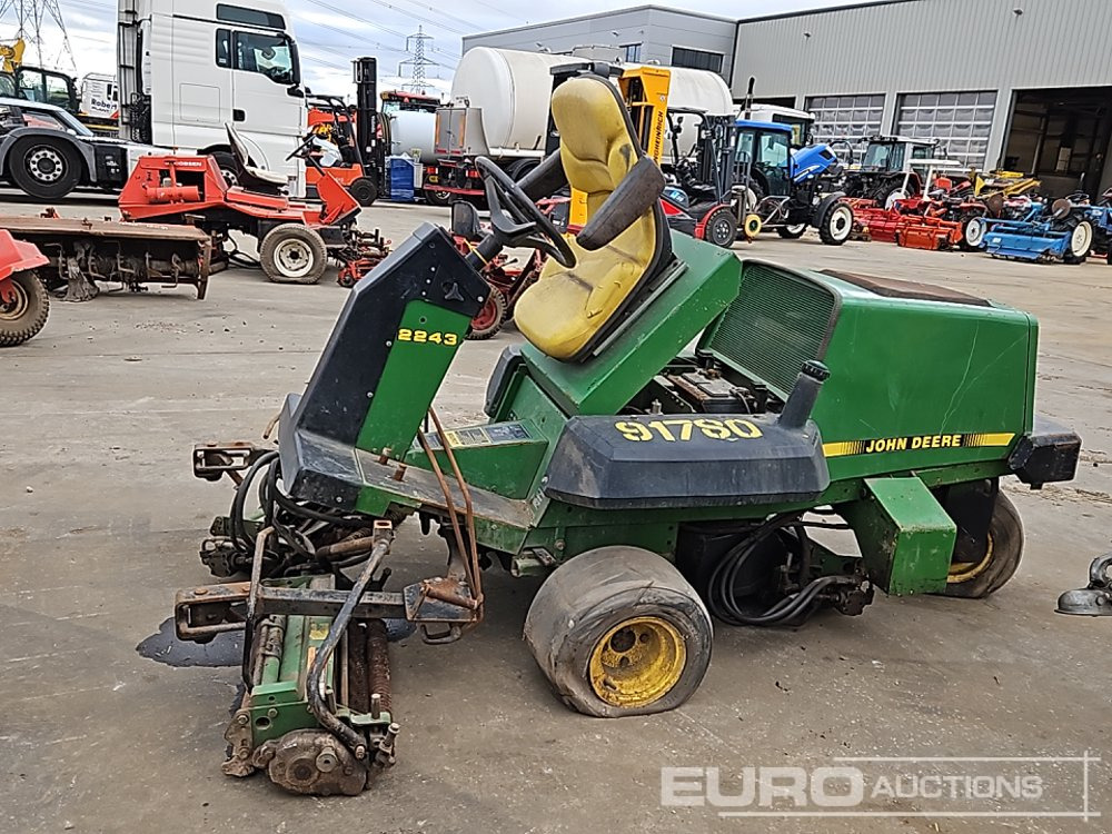 John Deere 2243 - Cortacésped: foto 3 John Deere 2243 - Cortacésped: foto 3