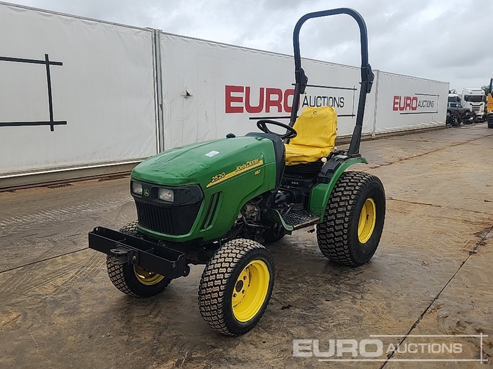 John Deere 2520 - Mini tractor: foto 1 John Deere 2520 - Mini tractor: foto 1