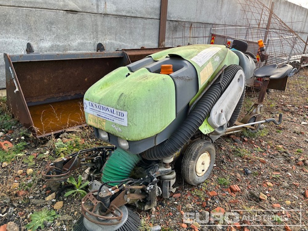 Lombardini Walk behind pedestrian Sweeper - Barredora industrial: foto 1 Lombardini Walk behind pedestrian Sweeper - Barredora industrial: foto 1