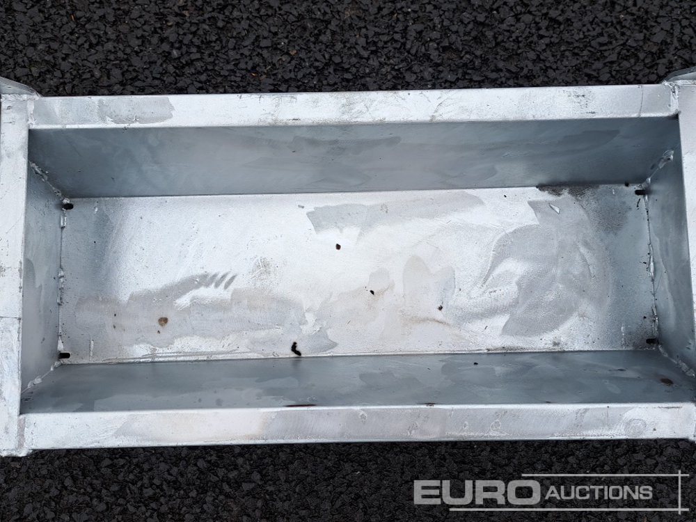 Maquinaria agrícola Unused 2' Hanging Trough (2 of): foto 8