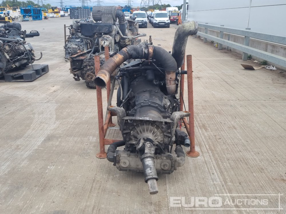 Mercedes 6 Cylinder Engine, Gearbox - Motor: foto 4 Mercedes 6 Cylinder Engine, Gearbox - Motor: foto 4