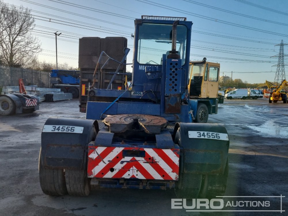 Mol YM220 - Tractor industrial: foto 4 Mol YM220 - Tractor industrial: foto 4