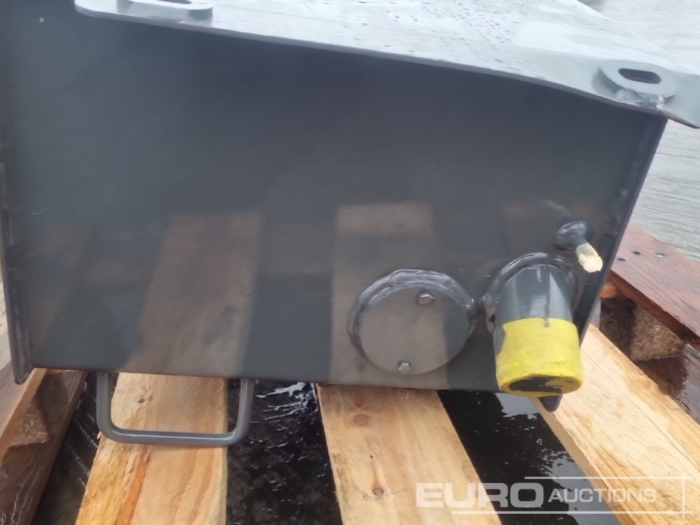 Piezas de recambio Unused Wacker Neuson Fuel Tank to suit 3001 Dumper: foto 8