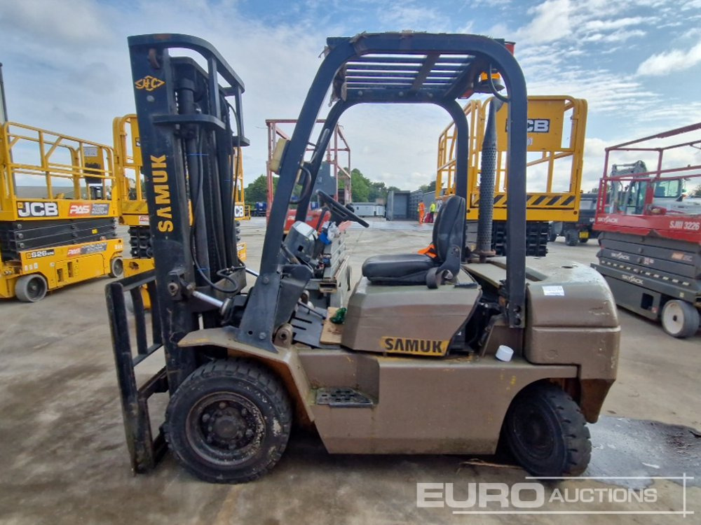 Samuk Diesel Forklift, 2 Stage Mast, Side Shift (No Steering & Hydraulic Leak) - Carretilla elevadora diésel: foto 2 Samuk Diesel Forklift, 2 Stage Mast, Side Shift (No Steering & Hydraulic Leak) - Carretilla elevadora diésel: foto 2