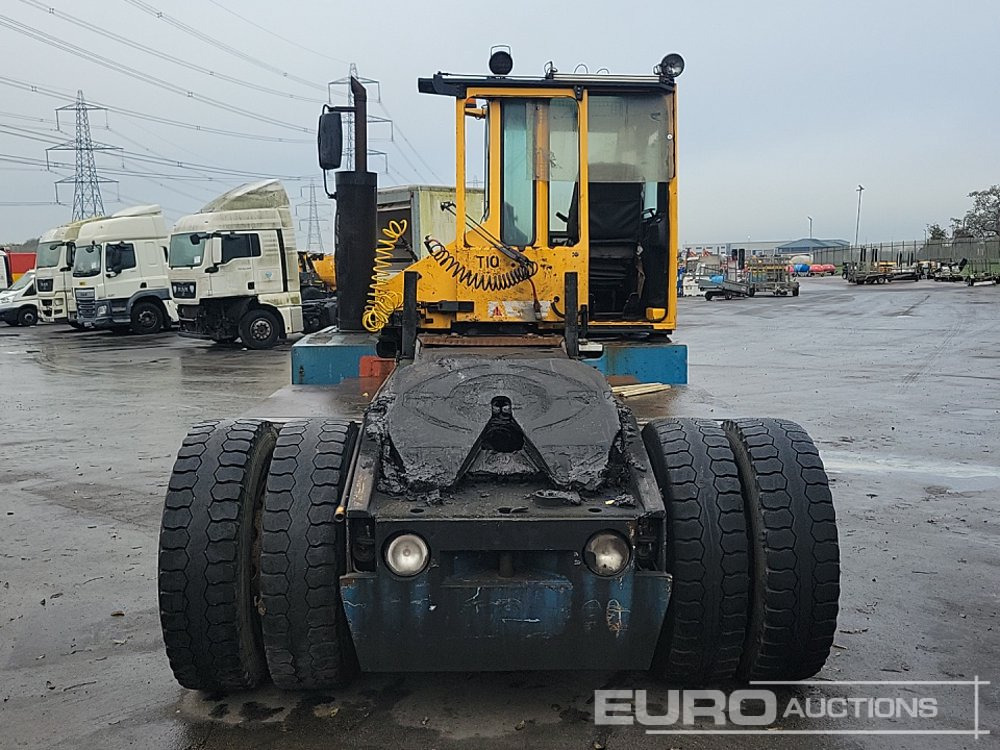 Sisu 4x2 Shunter (Runs, Hydraulic Leak) - Tractor industrial: foto 4 Sisu 4x2 Shunter (Runs, Hydraulic Leak) - Tractor industrial: foto 4