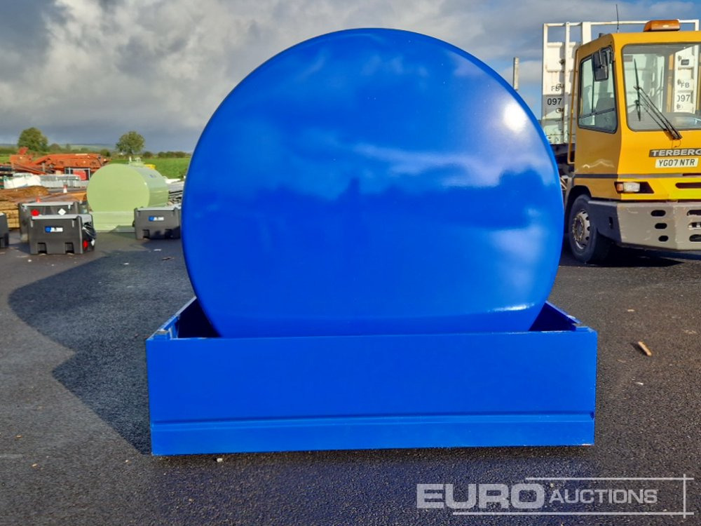 Unused 2025 Emiliana Serbatoi TF9/50 9000 Litre Fuel Tank, Meter, 240 Volt Pump - Tanque de almacenamiento: foto 4 Unused 2025 Emiliana Serbatoi TF9/50 9000 Litre Fuel Tank, Meter, 240 Volt Pump - Tanque de almacenamiento: foto 4