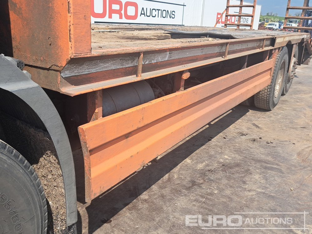 Camión caja abierta para transporte de equipos pesados Volvo FL220: foto 10
